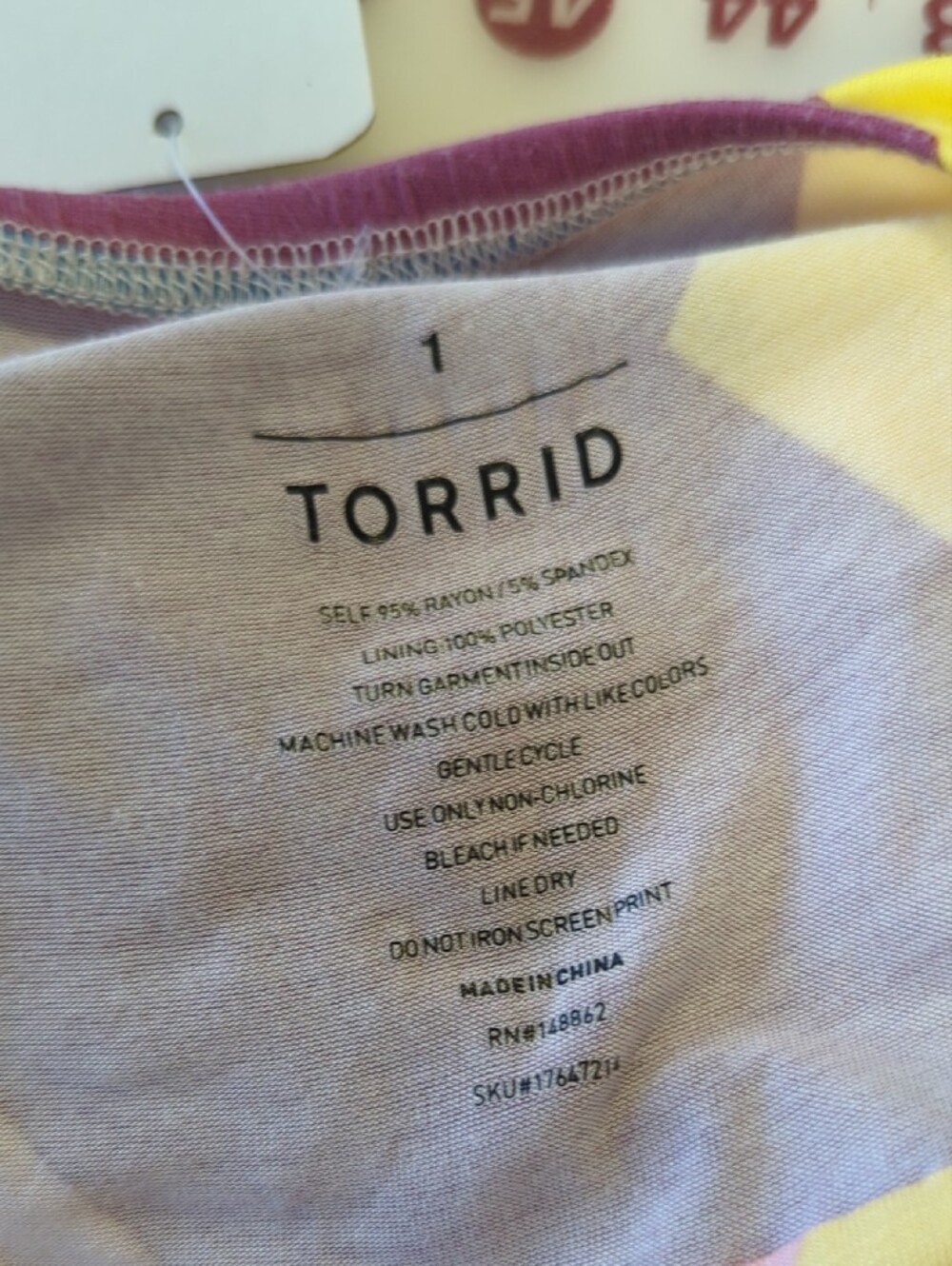 11649 Torrid Geometric Print Jersey Knit Maxi Dress Yellow Pink size 1X retro - Picture 6 of 7